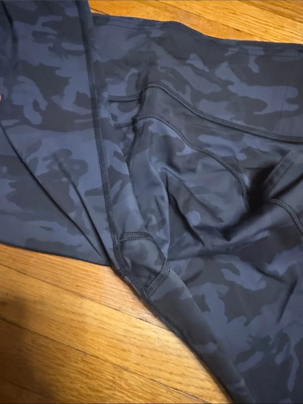 lululemon athletica side pockets